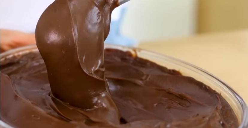 como-fazer-recheio-e cobertura-de-chocolate-cremoso-para-bolos-e-tortas