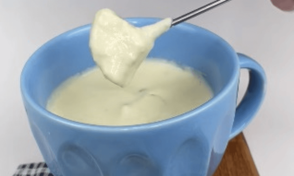 fondue-de-queijo-na-caneca-delicioso-e-prático