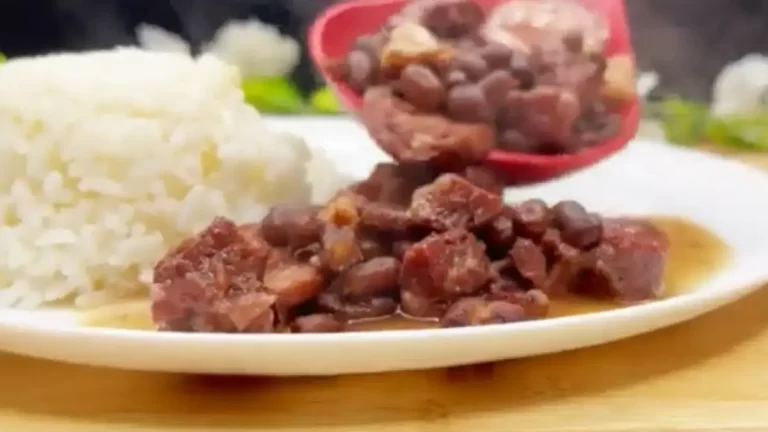 feijoada-simples-com-bacon-e-calabresa